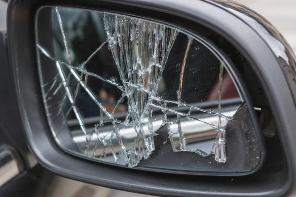 Espejos laterales del coche rotos — Foto de Stock