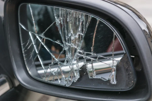 Gebroken auto zijspiegels — Stockfoto