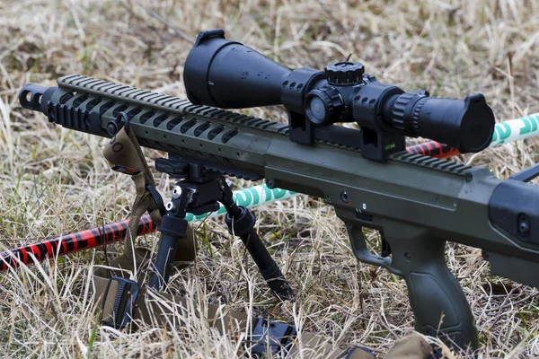 Military sniper aims at a target — Stock Photo, Image