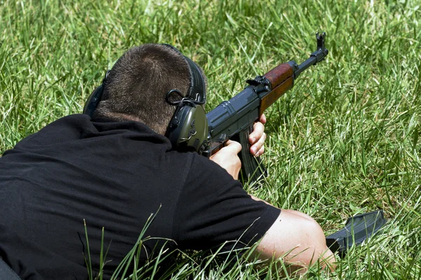 Politie praktijk schieten op een schietbaan — Stockfoto
