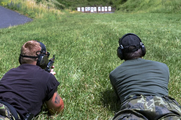 Pratik çekim mesafeden çekim polis