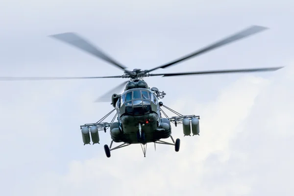 askeri saldırı helikopteri savaşa hazır