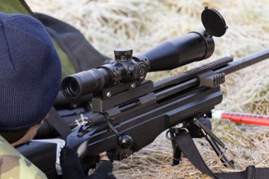 Polis Sniper silahıyla