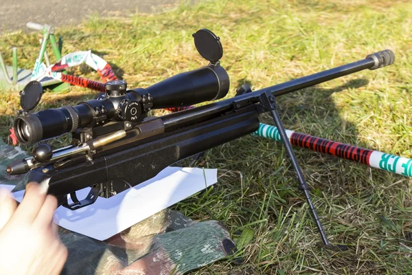 Francotirador de la policía con su arma —  Fotos de Stock