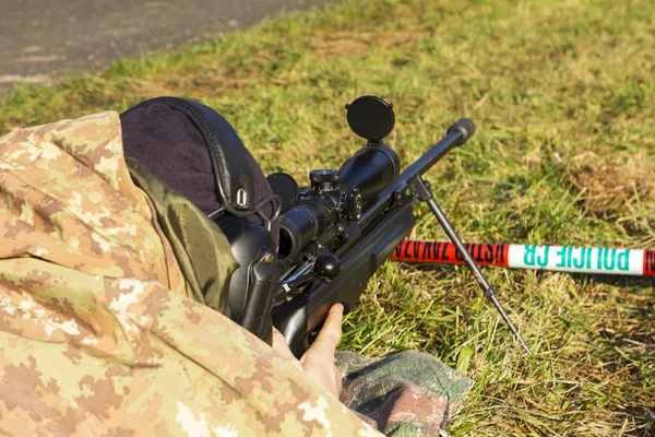 Politie Sniper met zijn pistool — Stockfoto