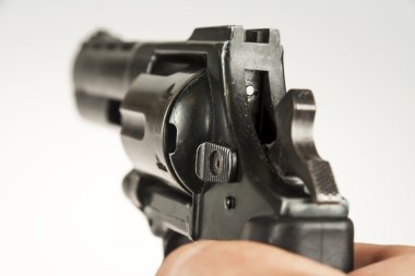 tehlikeli silah ve mühimmat