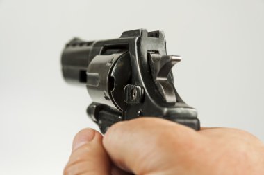 tehlikeli silah ve mühimmat