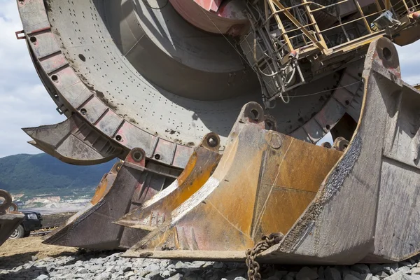 Minería de carbón en mina a cielo abierto — Foto de Stock