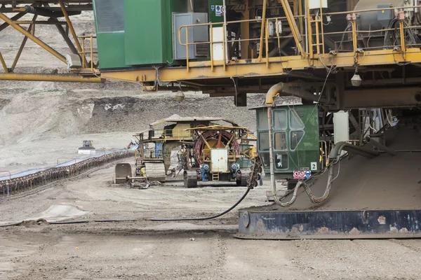 Minería de carbón en mina a cielo abierto — Foto de Stock