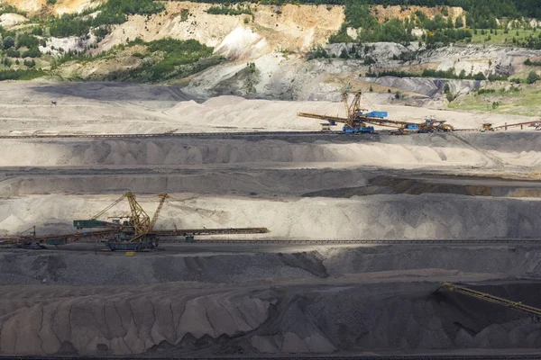 Minería de carbón en mina a cielo abierto — Foto de Stock