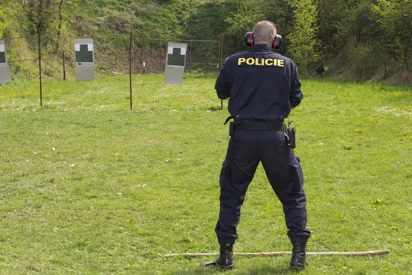 Polis bei Schießübungen — Stockfoto