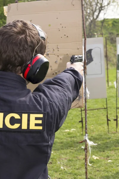 Polis bei Schießübungen — Stockfoto