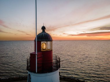 Urk, Hollanda 'nın Flevoland bölgesinde, Ijsselmeer Gölü kıyısında, eski limanı olan bir deniz feneridir.