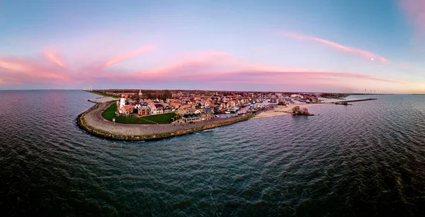 Hollanda Okyanusu 'ndaki yel değirmeni parkı, Hollanda Avrupa' sında yeşil enerjili dev türbinleri olan yel değirmeni çiftliği