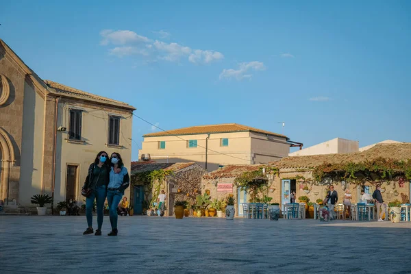 Sicilya 'nın Syracuse ilindeki Marzaemi köyü. — Stok fotoğraf