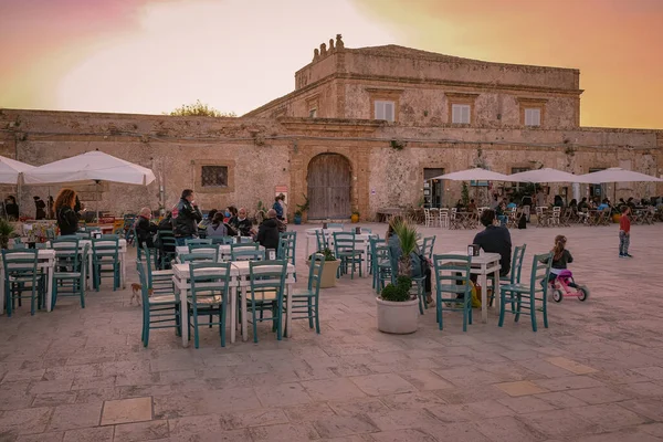 El pintoresco pueblo de Marzamemi, en la provincia de Siracusa, Sicilia — Foto de Stock