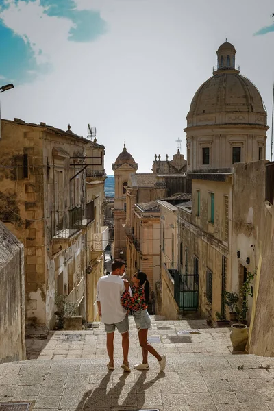 Sicilia Italia, vista del casco antiguo de Noto y la catedral de Noto, Sicilia, Italia. — Foto de Stock