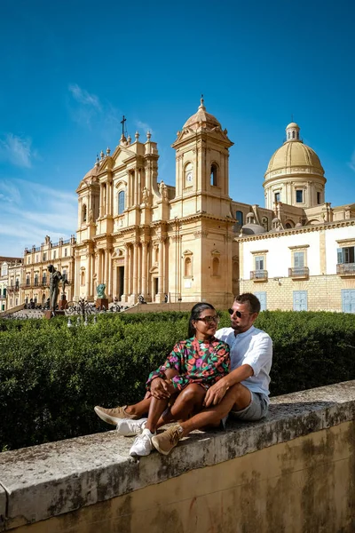 Sicilien Italien, vy över Noto gamla stan och Noto katedralen, Sicilien, Italien. — Stockfoto