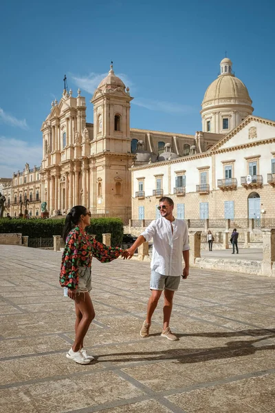 Sicilien Italien, vy över Noto gamla stan och Noto katedralen, Sicilien, Italien. — Stockfoto