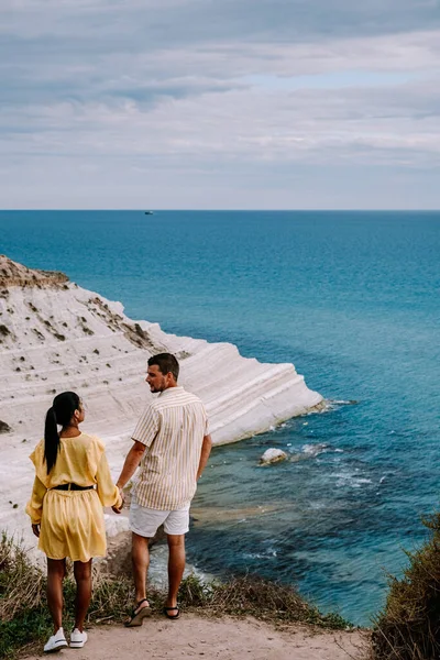 Scala dei Turchi A törökök lépcsője, Szicília Olaszország, Scala dei Turchi. Egy sziklás szikla Realmonte partjainál, Porto Empedocle közelében, Dél-Szicília, Olaszország — Stock Fotó