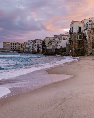 Cefalu, Sicilya adasının ortaçağ köyü, Palermo ili, İtalya