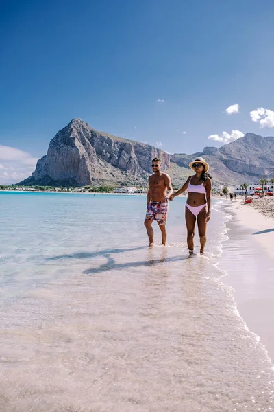 San Vito Lo Capo Sicilië, San Vito lo Capo strand en Monte Monaco op de achtergrond, noordwest Sicilië — Stockfoto