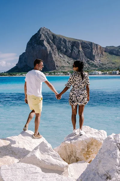 San Vito Lo Capo Sicilia, spiaggia di San Vito lo Capo e Monte Monaco sullo sfondo, Sicilia nord-occidentale — Foto Stock