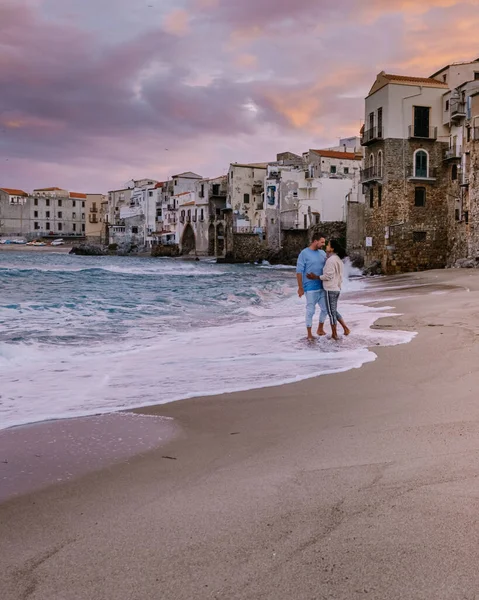 Cefalu, Sisilian saaren keskiaikainen kylä, Palermon maakunta, Italia — kuvapankkivalokuva