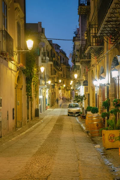 Cefalu, medeltida byn Sicilien, provinsen Palermo, Italien — Stockfoto