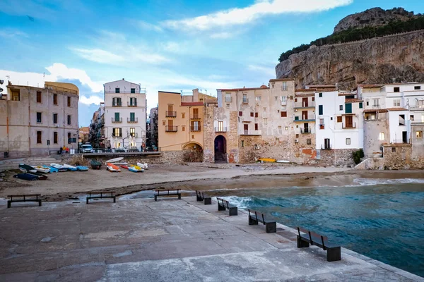 Cefalu, village médiéval de l'île de Sicile, province de Palerme, Italie — Photo