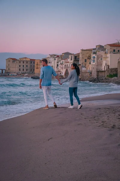 Cefalu, mittelalterliches Dorf der Insel Sizilien, Provinz Palermo, Italien — Stockfoto