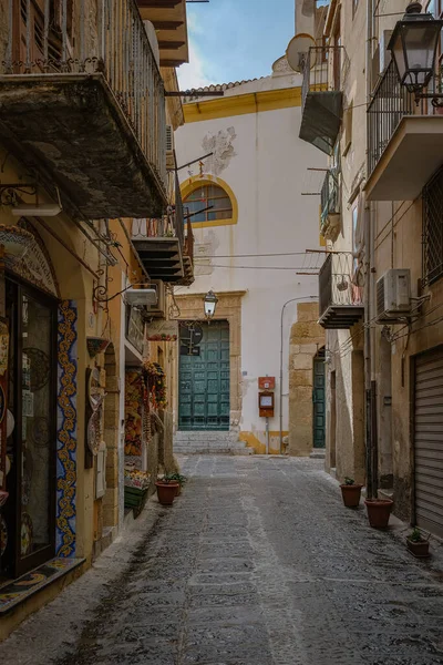 세 팔루, 이탈리아 팔레르모 주 시칠리아섬의 중세 마을 — 스톡 사진
