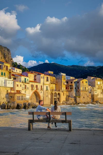 Cefalu, vila medieval da Sicília, província de Palermo, Itália — Fotografia de Stock