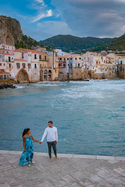 San Vito Lo Capo Sicílie, San Vito lo Capo pláž a Monte Monaco v pozadí, severozápadní Sicílie — Stock fotografie