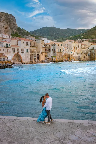 San Vito Lo Capo Sicílie, San Vito lo Capo pláž a Monte Monaco v pozadí, severozápadní Sicílie — Stock fotografie