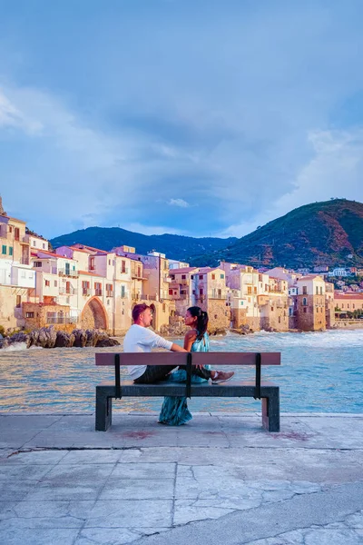 San Vito Lo Capo Sicílie, San Vito lo Capo pláž a Monte Monaco v pozadí, severozápadní Sicílie — Stock fotografie