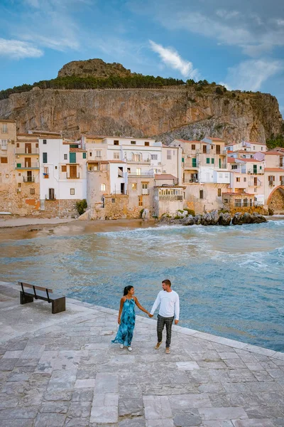 San Vito Lo Capo Sicílie, San Vito lo Capo pláž a Monte Monaco v pozadí, severozápadní Sicílie — Stock fotografie