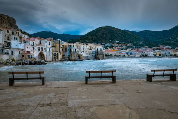 Cefalu, pueblo medieval de Sicilia, Provincia de Palermo, Italia —  Fotos de Stock