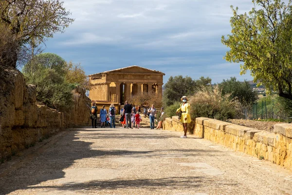 Valle de los Templos en Agrigento Sicilia, Italia — Foto de Stock