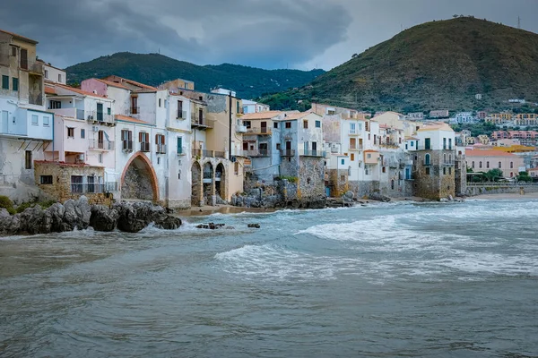 Цефалу, середньовічне село на острові Сицилія (провінція Палермо, Італія). — стокове фото