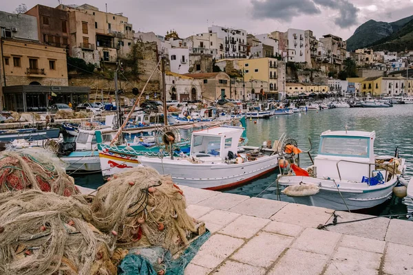 Sicília Itália Porto siciliano de Castellammare del Golfo, incrível aldeia costeira da ilha da Sicília, província de Trapani, Itália — Fotografia de Stock