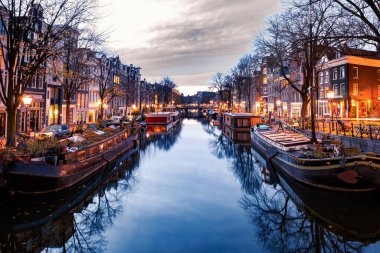 Amsterdam akşam ışığında kanallar, Hollanda 'da Hollanda' da Hollanda kanalları Hollanda 'da kışın Hollanda' da