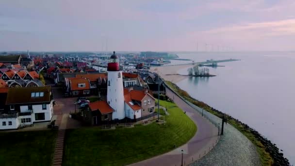 Urk Niederlande Flevoland, Leuchtturm und alter historischer Hafen von Urk Holland — Stockvideo