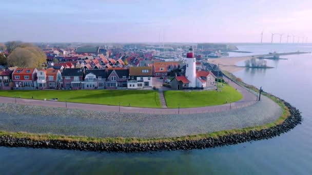 Urk Netherlands Flevoland, Lighthouse a starý historický přístav Urk Holland — Stock video