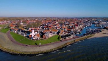 Urk Hollanda Flevoland, Deniz feneri ve Urk Hollanda 'nın eski tarihi limanı