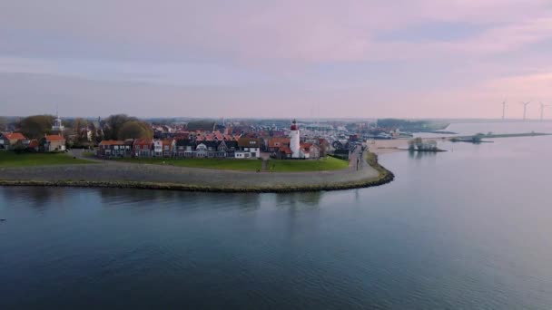 Urk Netherlands Flevoland, Lighthouse and old historical harbour of Urk Holland — 图库视频影像