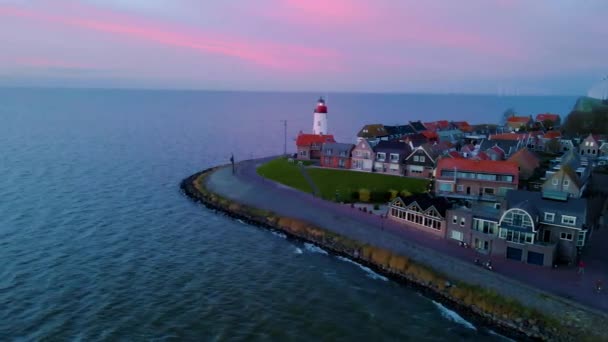 Urk Holanda Flevoland, Farol e antigo porto histórico de Urk Holanda — Vídeo de Stock