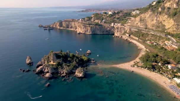 Taormina Sicily Isola Bella beach from the sky aerial view voer the Island and the beach by Taormina Sicily Italy — Stock Video
