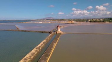 Saline dello Stagnone 'nin doğal rezervi, Marsala ve Trapani, Sicilya yakınlarında..