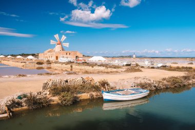 Saline dello Stagnone 'nin doğal rezervi, Marsala ve Trapani, Sicilya yakınlarında..